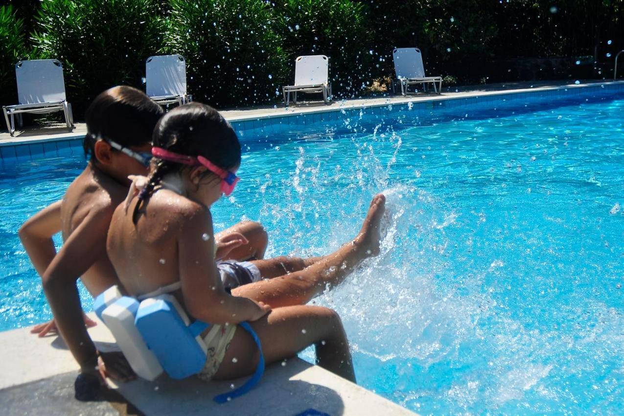 Orange Grove Suites Benitses  Bagian luar foto