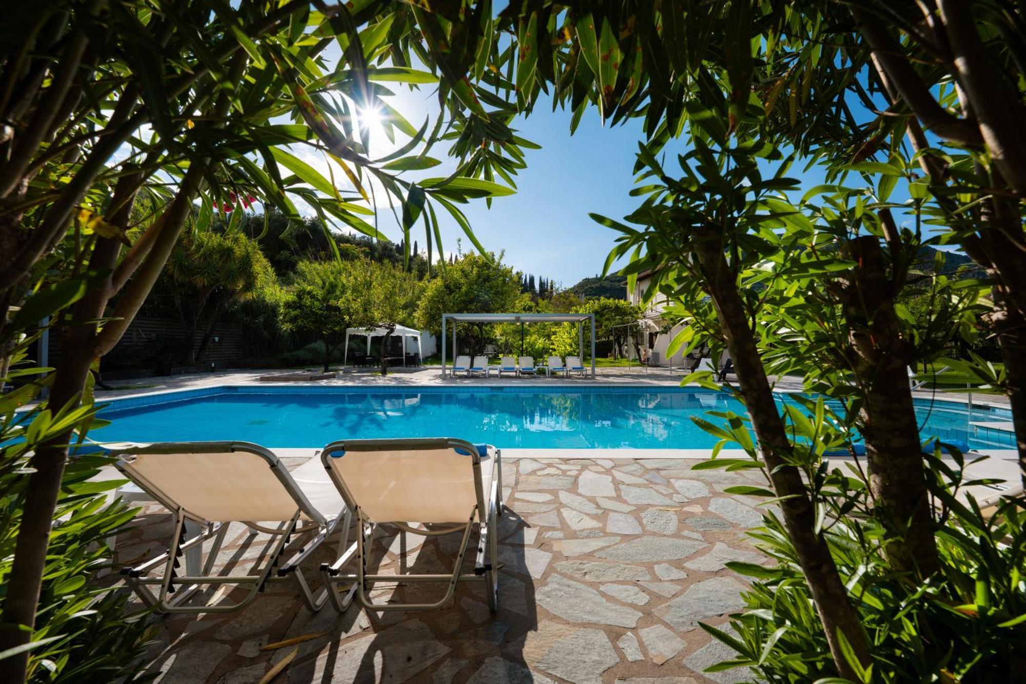 Orange Grove Suites Benitses  Bagian luar foto